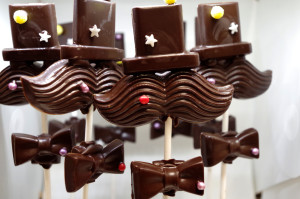 Father's Day dark chocolate top hat, moustache and bow tie (2)