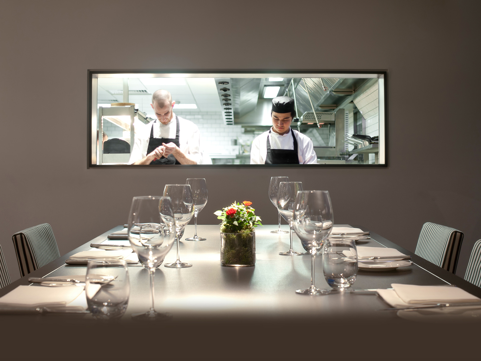 Chefs table москва. Шеф тейбл. Шеф тейбл WTF. Шеф тейбл вид. The krug Room Chef Table.